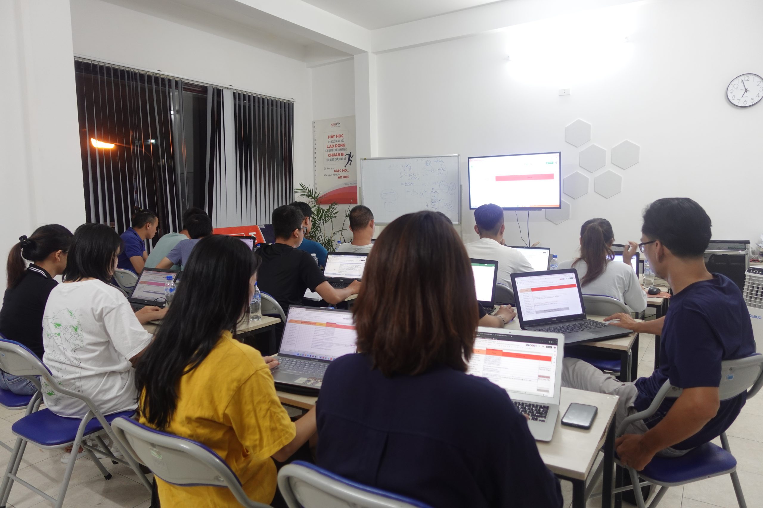 Lịch học SEO, Marketing Online tháng 11/2022 tại SEOViP